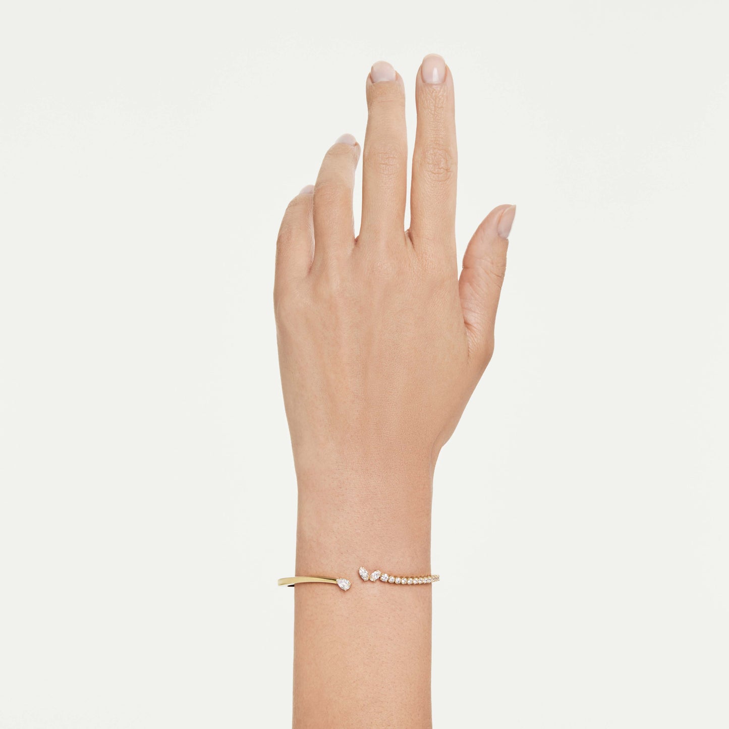 MESMERA BRACELET - WHITE, 18K GOLD