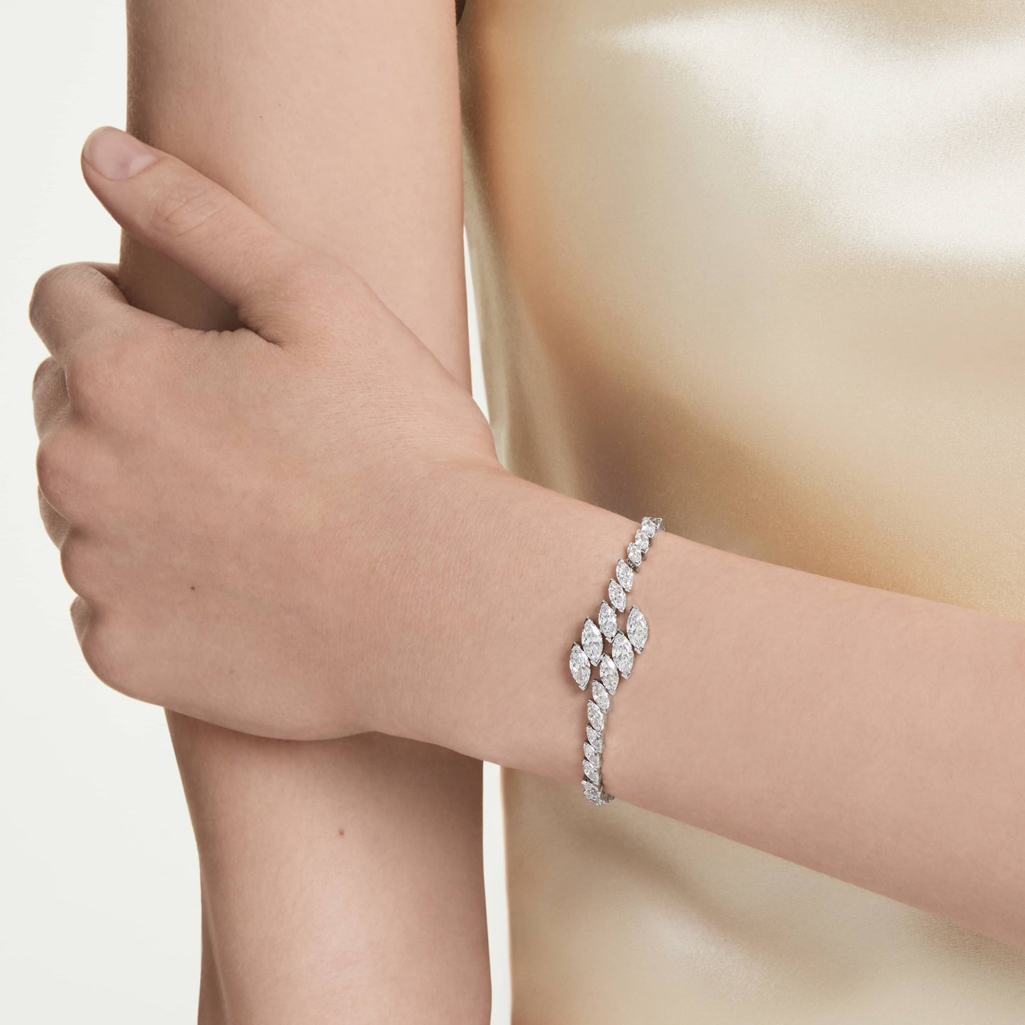 MESMERA BRACELET MARQUISE - WHITE, RHODIUM