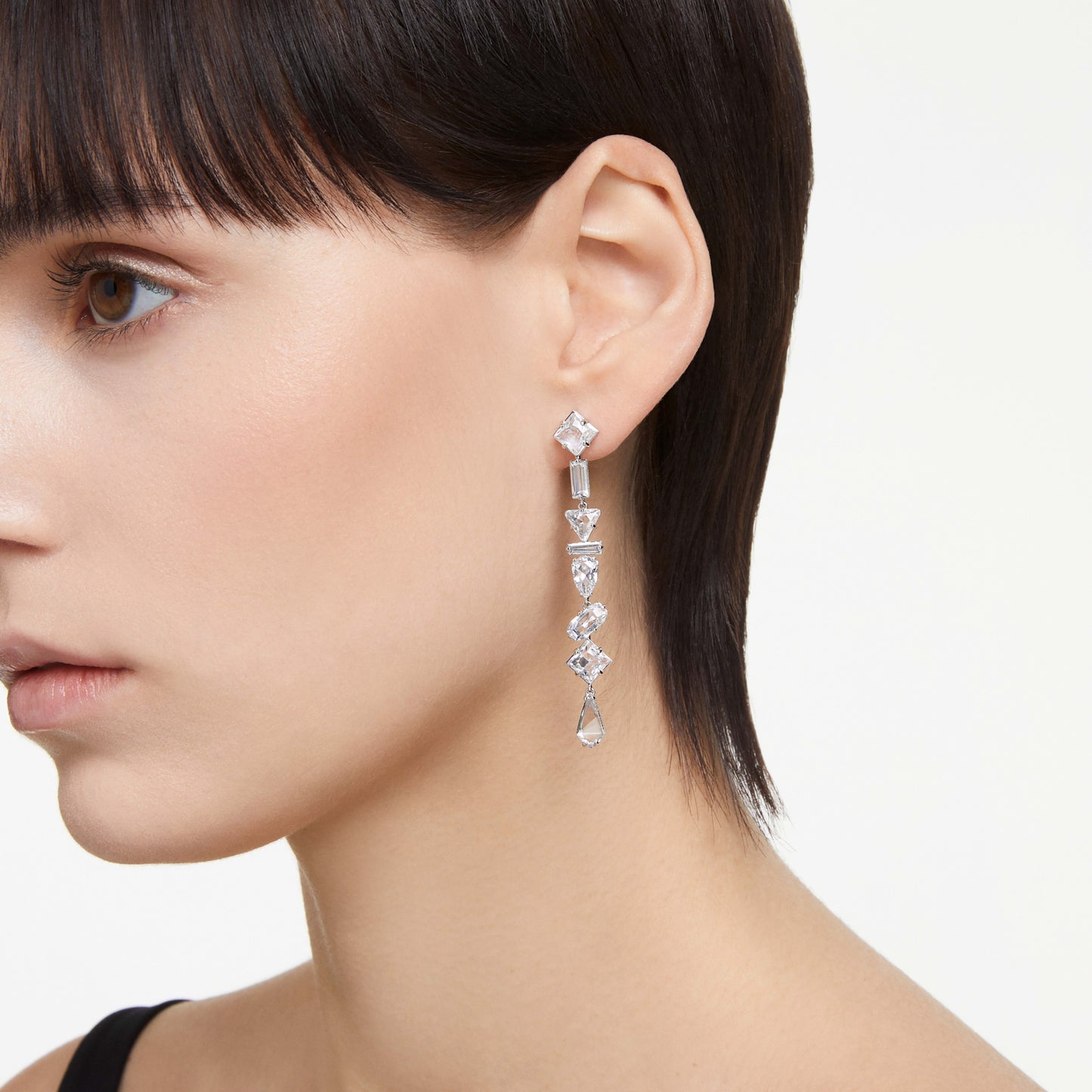 MESMERA DROP EARRINGS ASYMMETRICAL - WHITE, RHODIUM