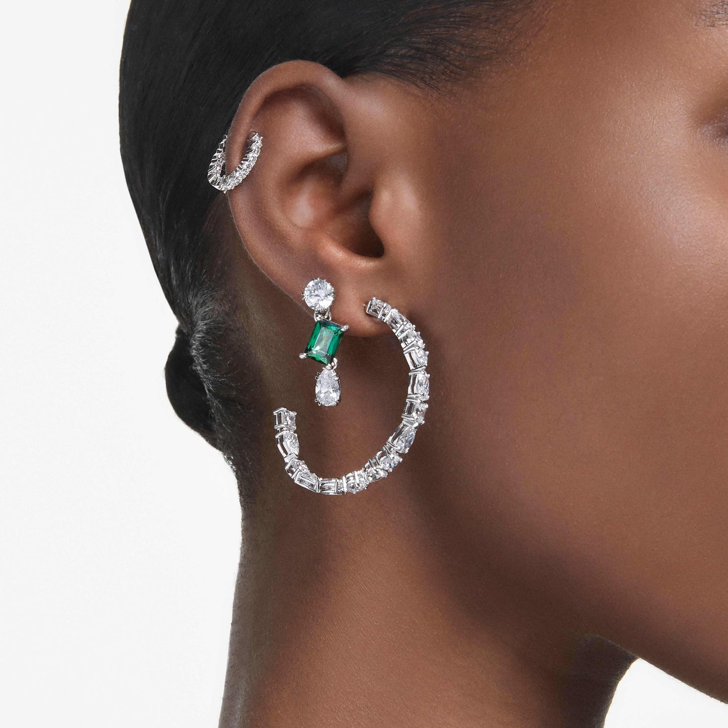 MESMERA DROP EARRINGS - GREEN, RHODIUM