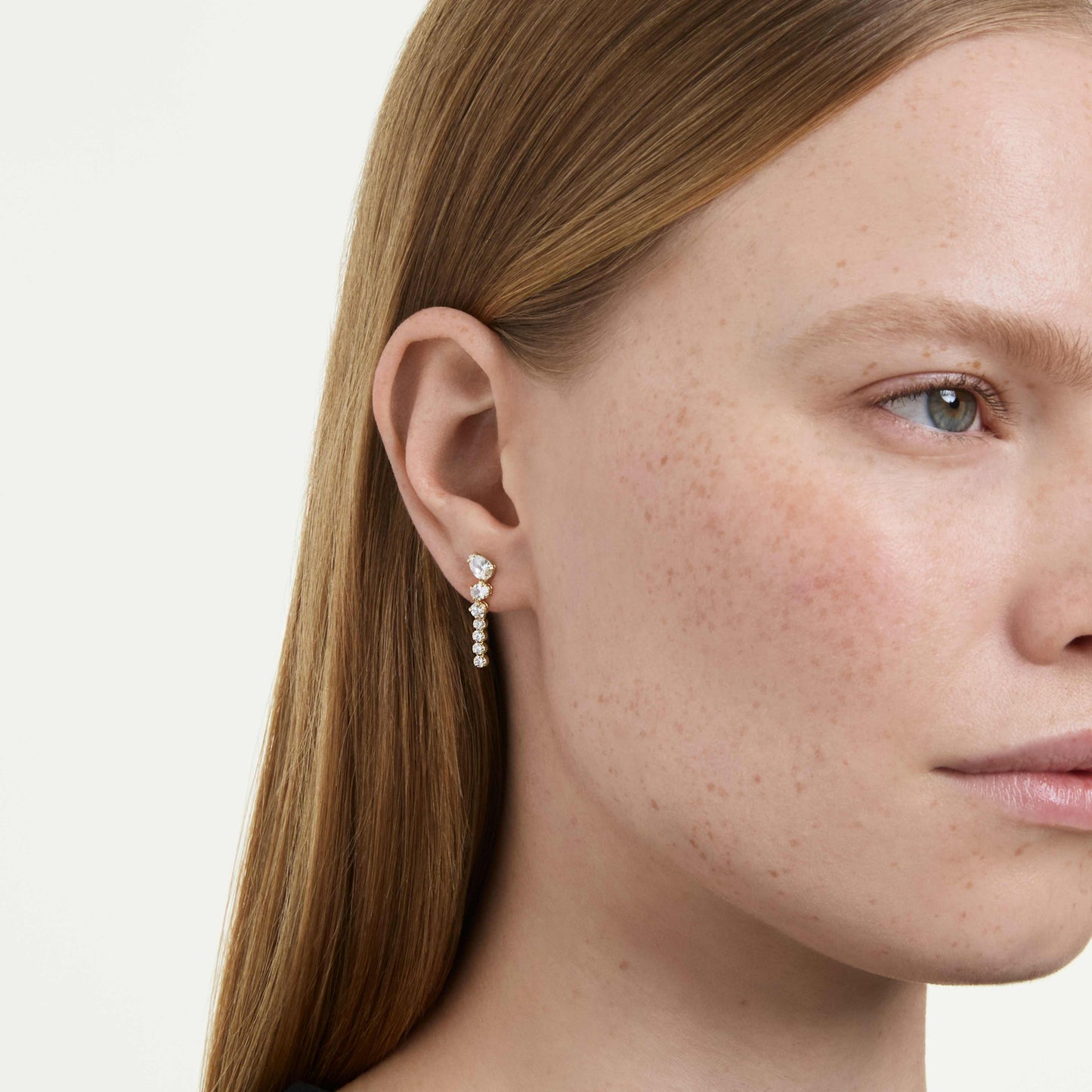 MESMERA DROP EARRINGS - WHITE, 18K GOLD