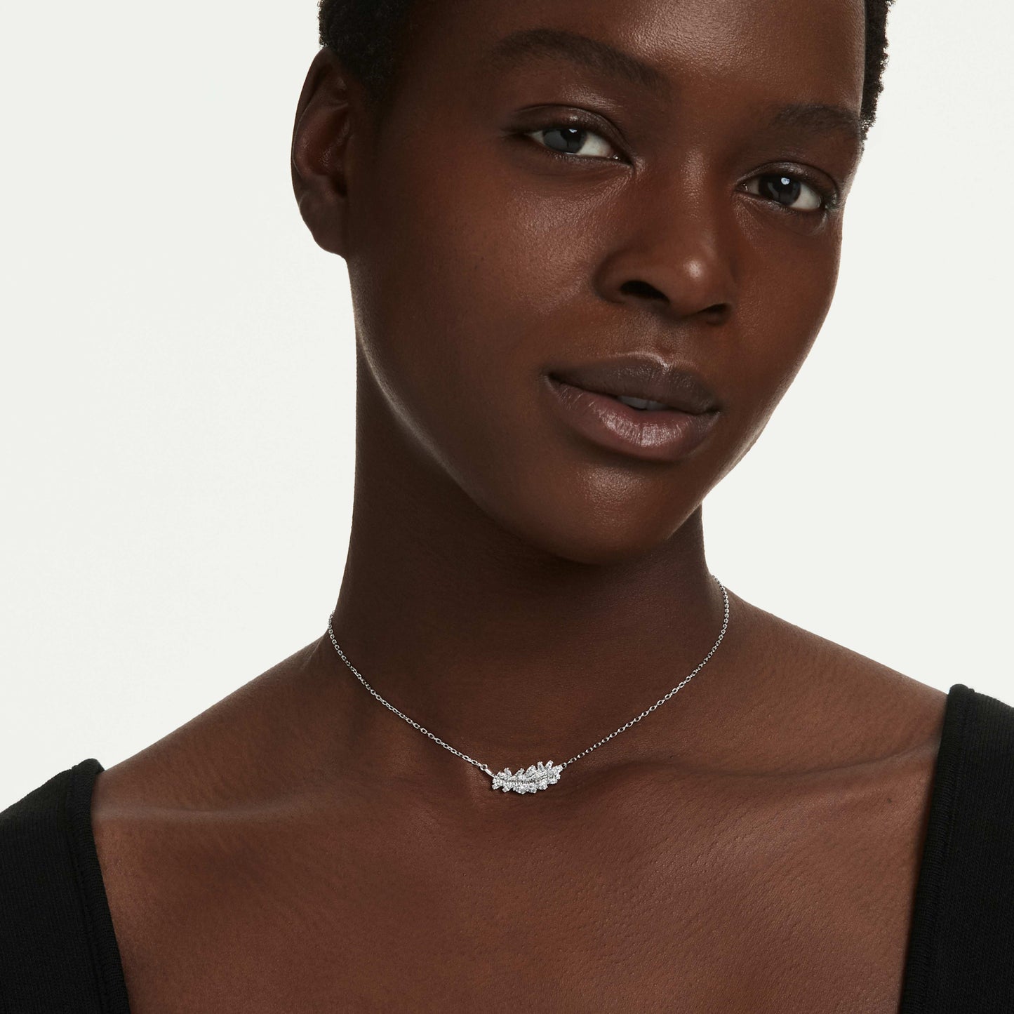 VIENNA PENDANT FEATHER - WHITE, RHODIUM