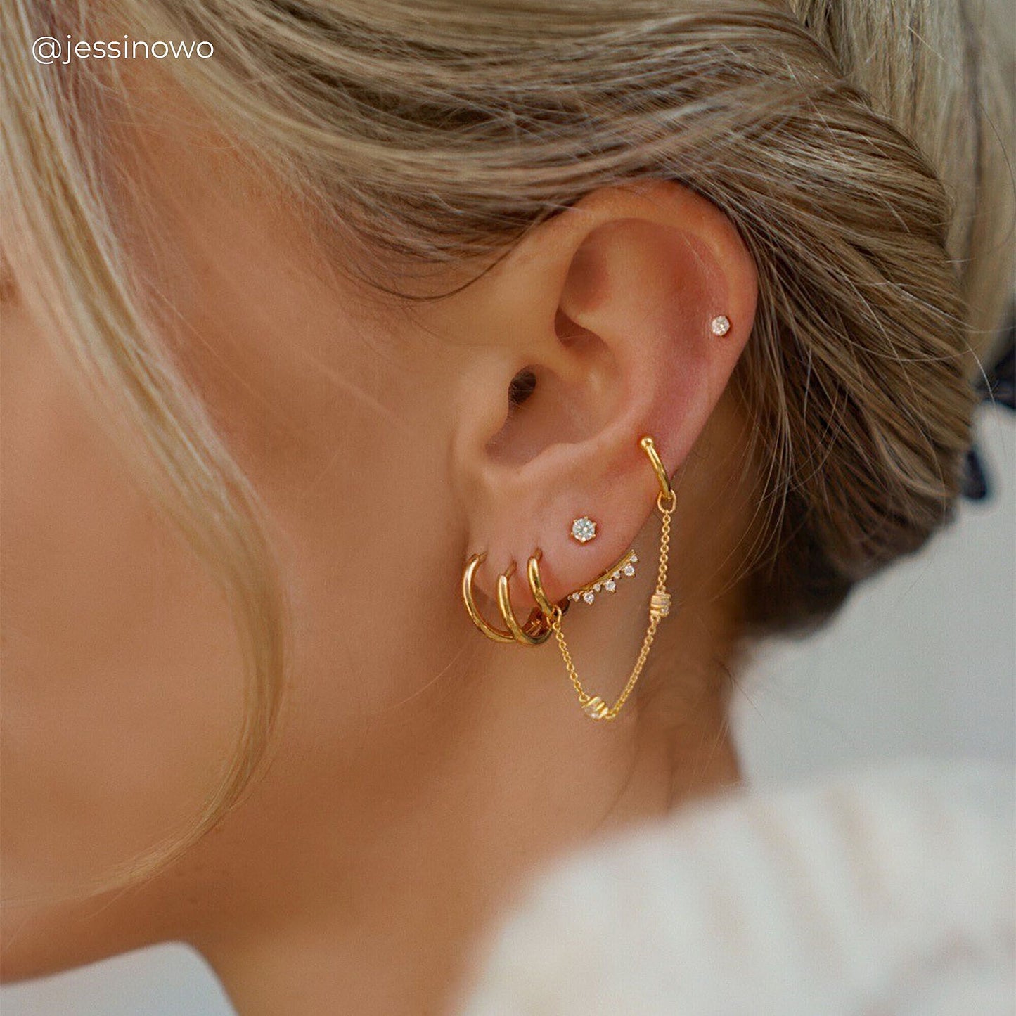 CHARMING COLLECTION HOOP EARRING SINGLE